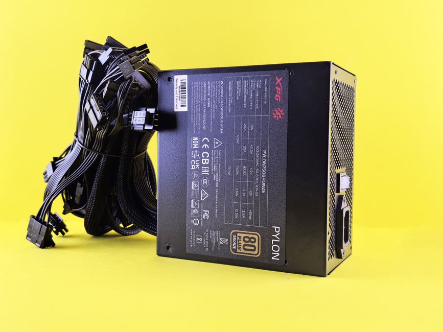 Zdroj 650 W 80+ Gold  modulární